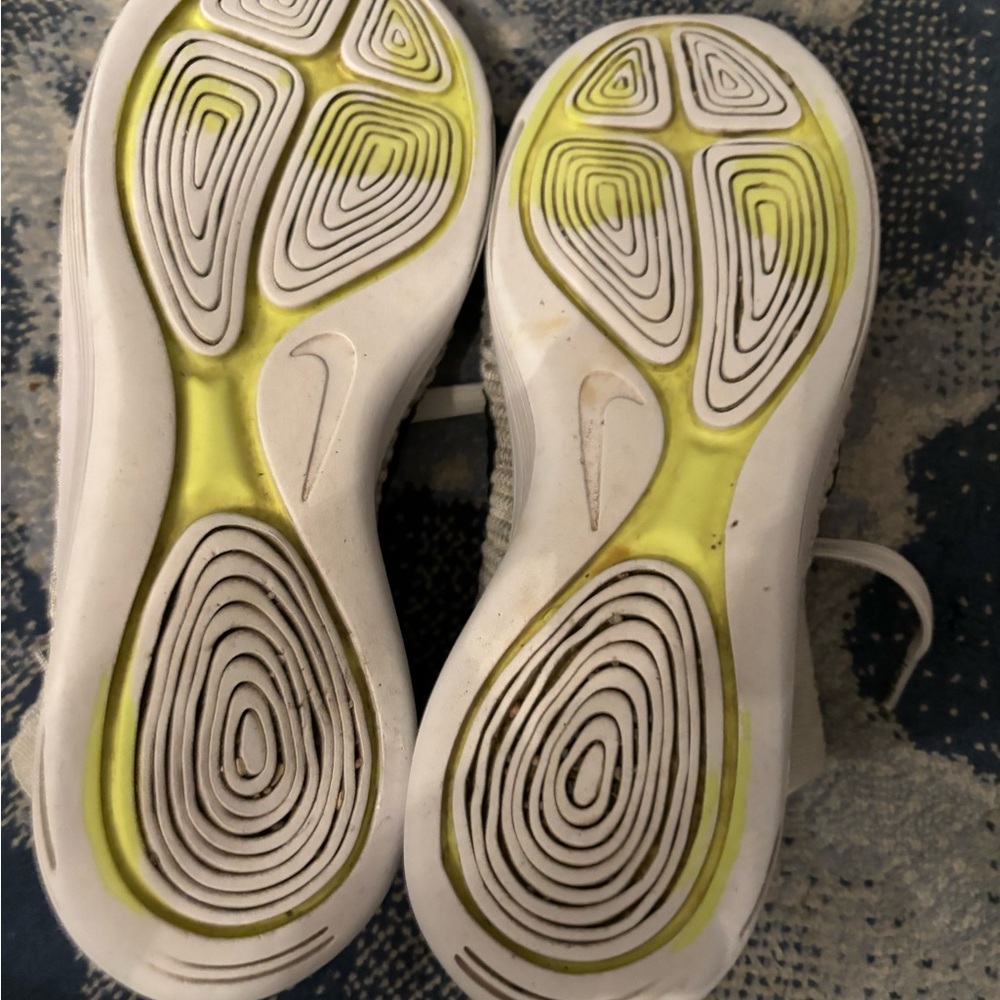 Nike Women's Lunarepic Flyknit sneakers - Picture 5 of 7
